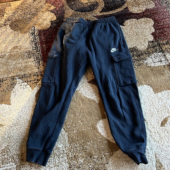 Nike Men’s Small Club FleeceSweatpants- cargo side pockets.Used - Picture 4 of 4